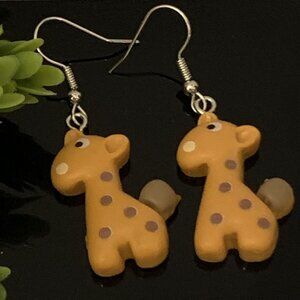 Giraffe Earring, Safari Earring, Silly Earring, Funny Earring, Gift Idea, Africa